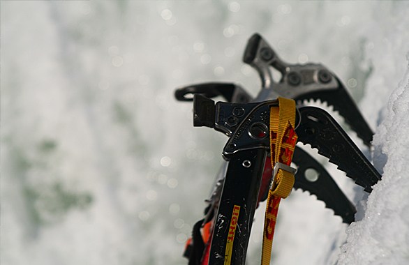 ice-climbing-activity-narvik-northern-norway-1