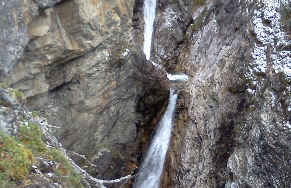 waterfall-safari-family-activity-nature-2