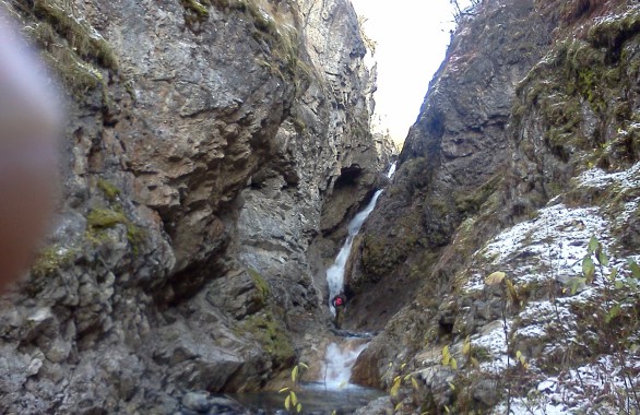 waterfall-safari-family-activity-nature-5